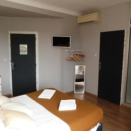 Logis Restaurant La Borie Hotel