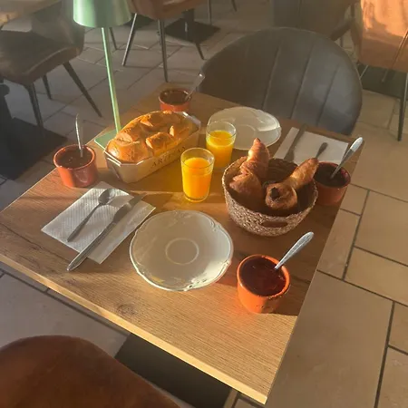 Logis Restaurant La Borie Hotel